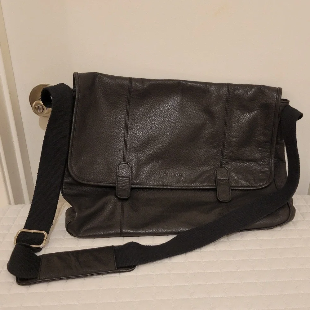 Cole Haan‎ Wayland Black Pebbled Leather Laptop Messenger Bag Satchel Corporate